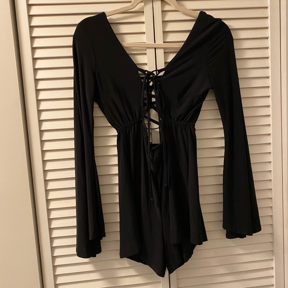 🔥Bohoo stylish romper.🔥🔥🔥🔥 - Picture 2 of 8